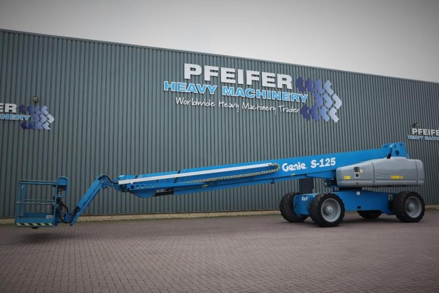 Genie S125 Diesel, 4x4x4 Drive, 40.1m Working Height, 24 2016 GENIE - S125 - 61463 S125 Diesel, 4x4x4 Drive, 40.1m Working...