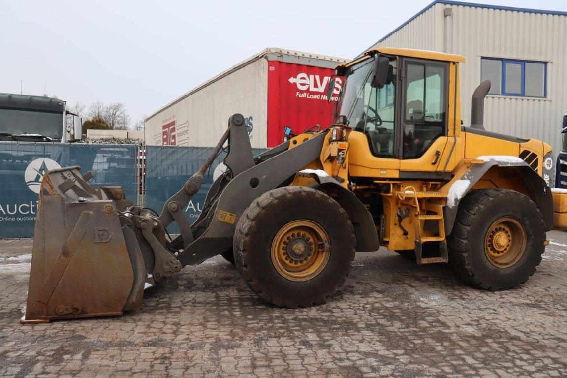 Wheel loader Volvo L90F Diesel 119kW 2007 2007 L90F 2007 1
