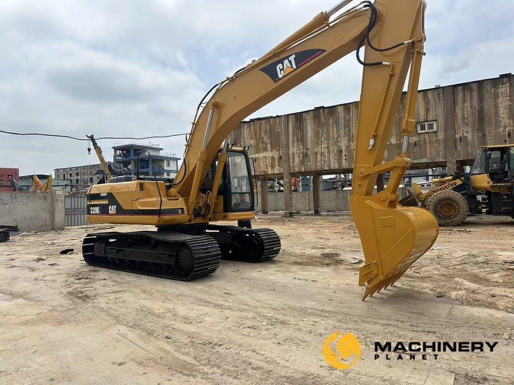 Caterpillar 320BL Used Crawler Excavator LOW PRICE 320BL 2019 1 Crawler Excavators image 4