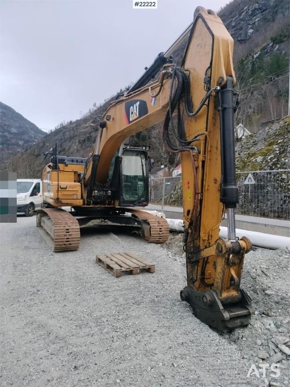 CAT 326FL 2017 22222 326FL 2017 1 Crawler Excavators