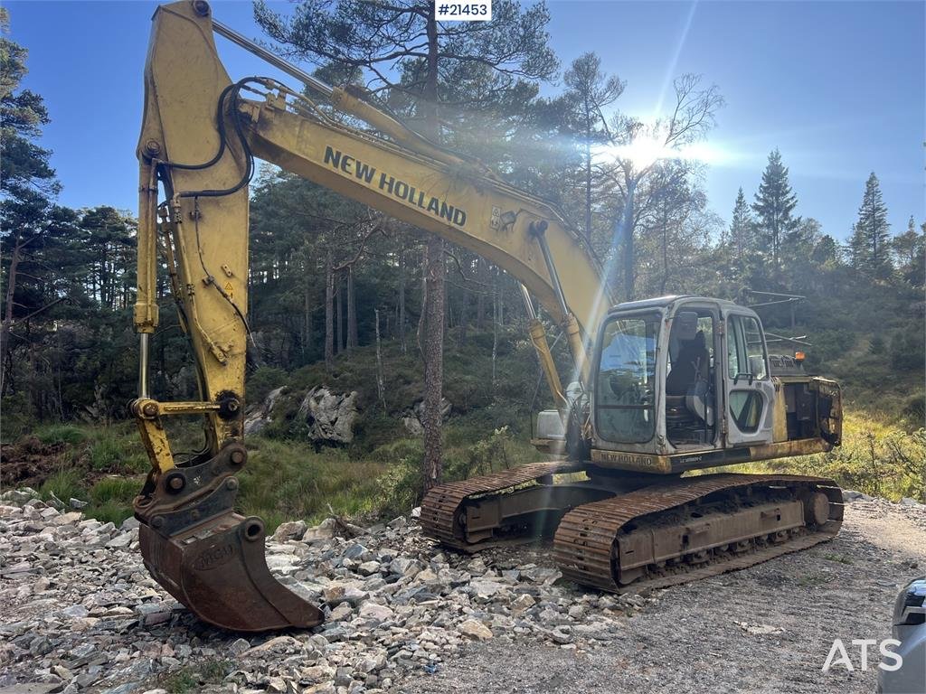 New Holland E215 Excavator 2008 21453 E215 Excavator 2008 1 Crawler Excavators
