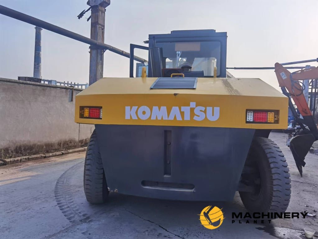 KOMATSU FD300 Forklift 30 Tons Hot sale FD300 2019 1 Forklift image 5
