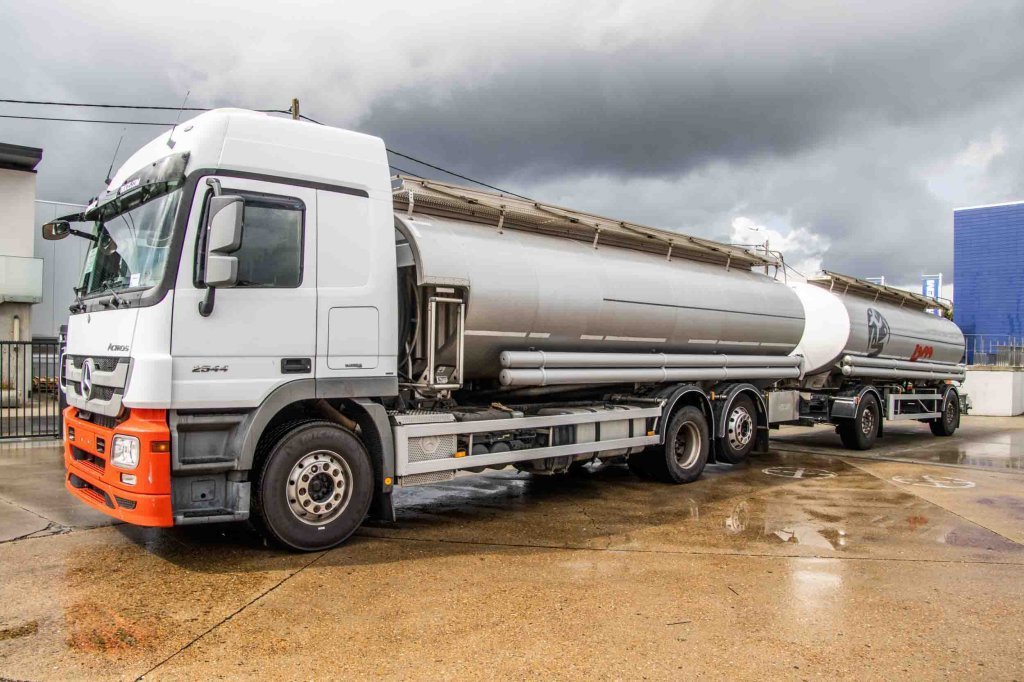 MERCEDES ACTROS 2544-MP3+MAGYAR INOX18.200L+17.700L/2X6COMP 2012 E58549 ACTROS 2544-MP3+MAGYAR INOX18.200L+17.700L/2X6COMP...