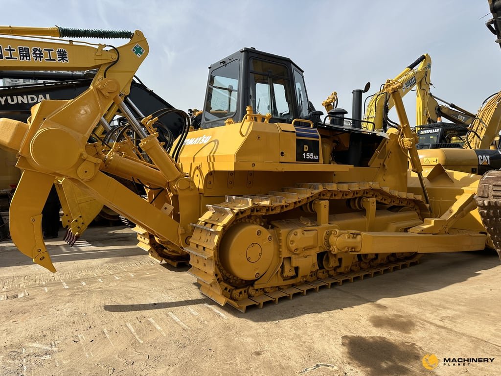D155-5 Komatsu Dozer Original good condition D155-5 2018 1 Dozers image 4
