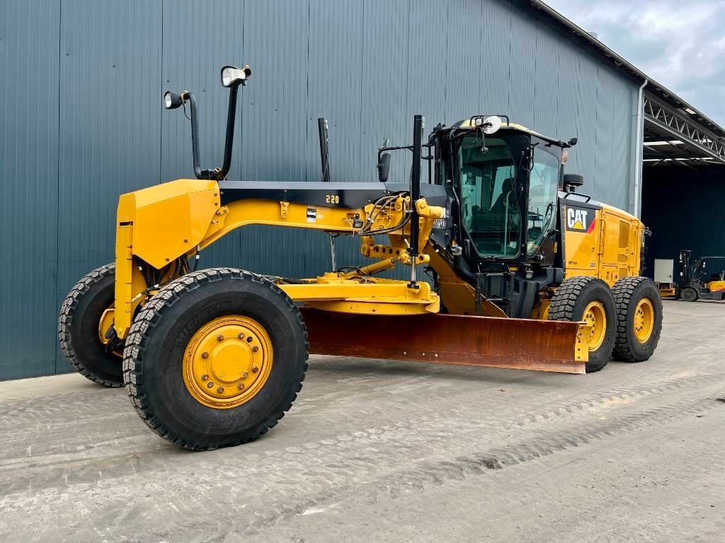 CAT 140M2 AWD 2012 207182 140M2 AWD 2012 1 Motor graders