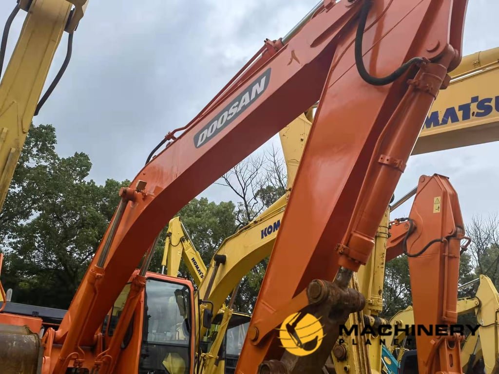 DOOSAN DH300LC-7 Used Crawler Excavator Hot Sale DH300LC-7 2019 1 Crawler Excavators image 4