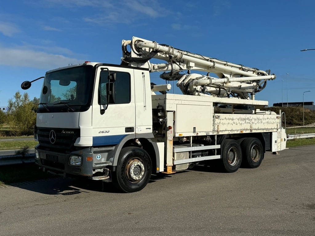 MercedesBenz Actros 2632 6x4 with Putzmeister BSF 24-4 11 24m concrete pump 2008 00033001 MercedesBenz Actros 2632 6x4 wit...