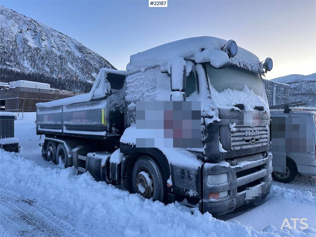 MAN TGA 26.360 hook truck w/ 20T hook, box and two set 2004 22187 TGA 26.360 hook w/ 20T hook, box and two set 2004 1 Tipp...
