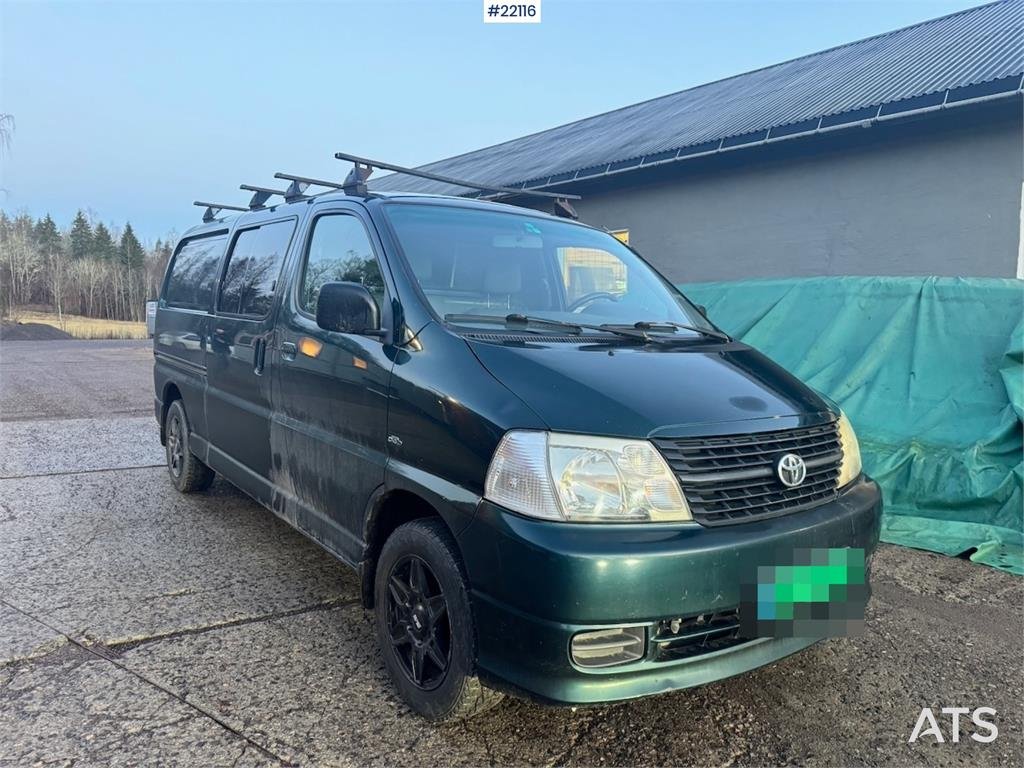 Toyota Hiace with interior shelving 2007 22116 Hiace with interior shelving 2007 1 Closed vans