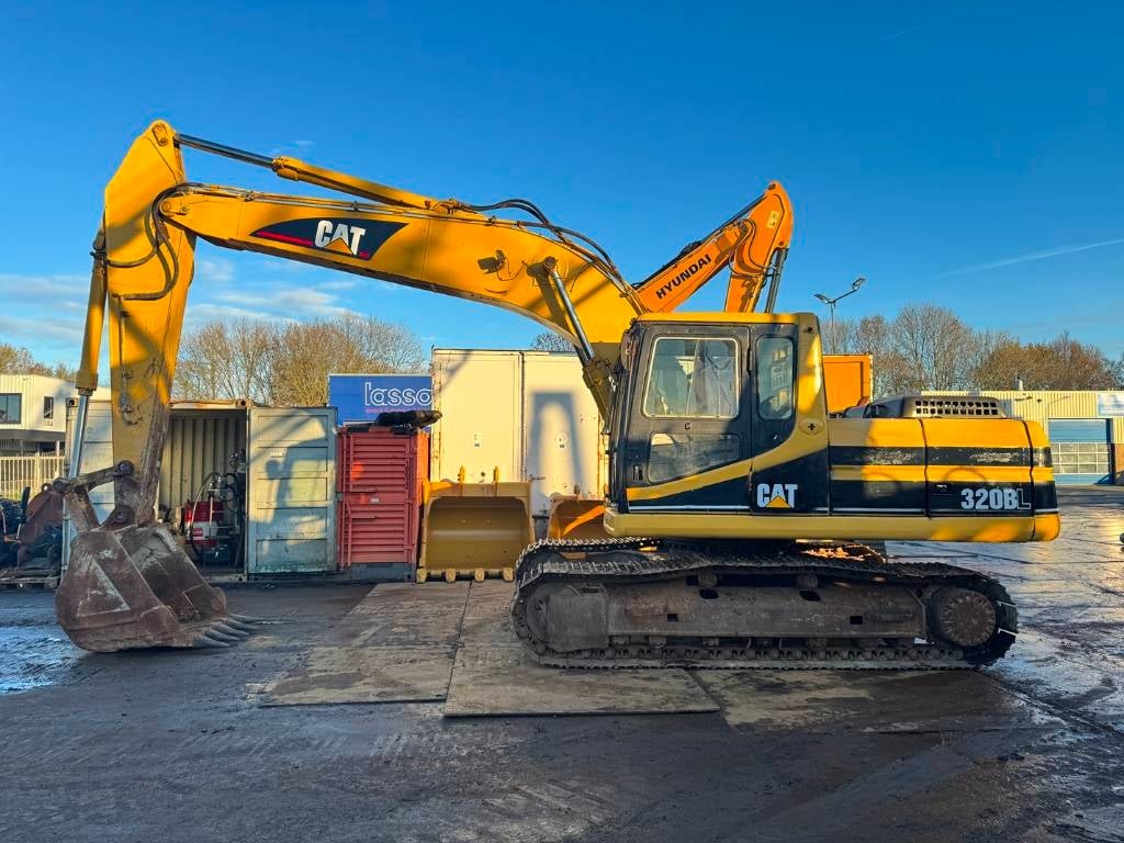 CAT 320 B L 2000 5440 320 B L 2000 1 Crawler Excavators