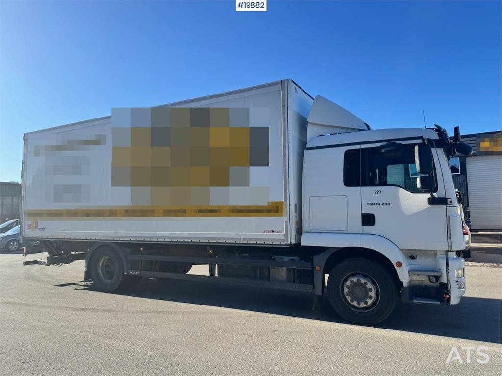 MAN TGM 18.290 4x2 Box truck w/ Full side opening. New 2018 19882 TGM 18.290 4x2 Box w/ Full side opening. New 2018 1