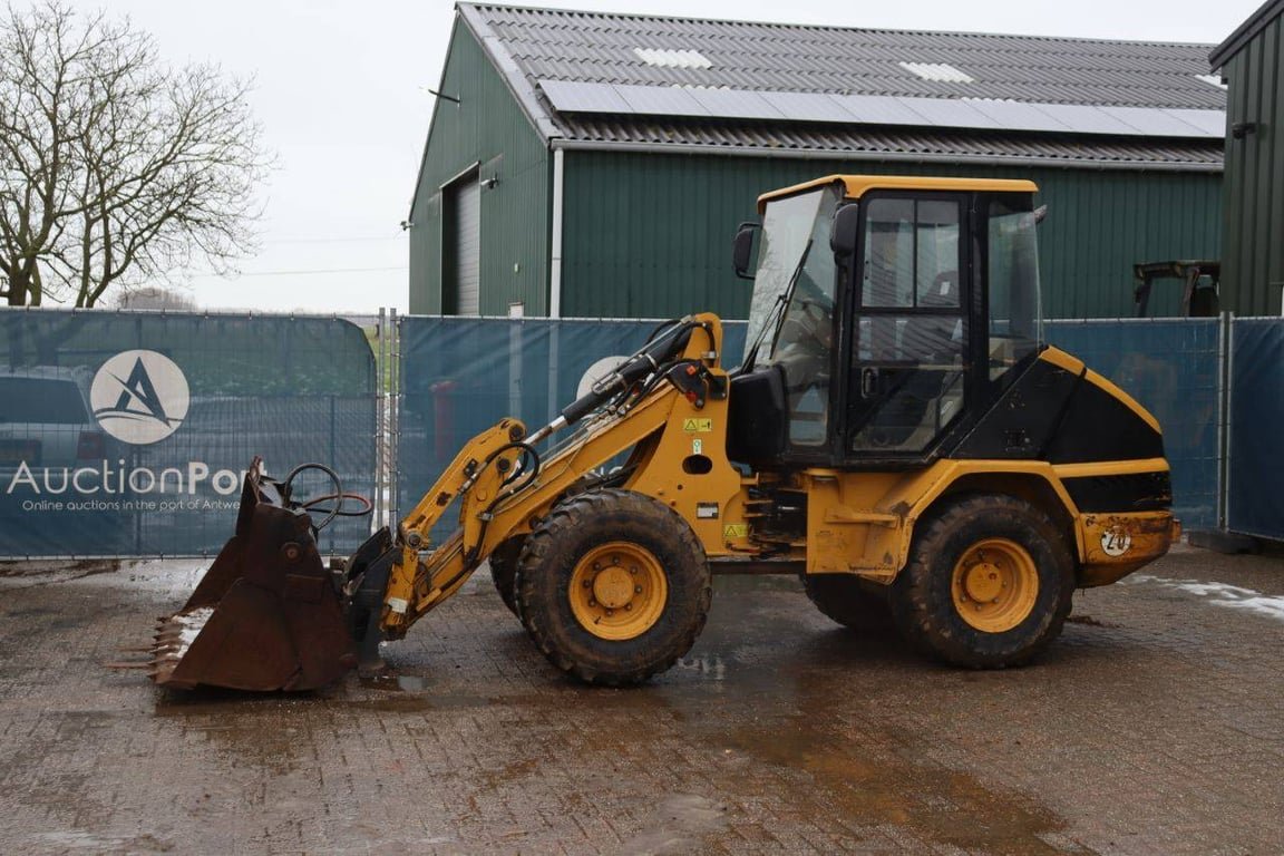 Wheel loader Caterpillar 906 Diesel 51kW 2006 2006 906 2006 1