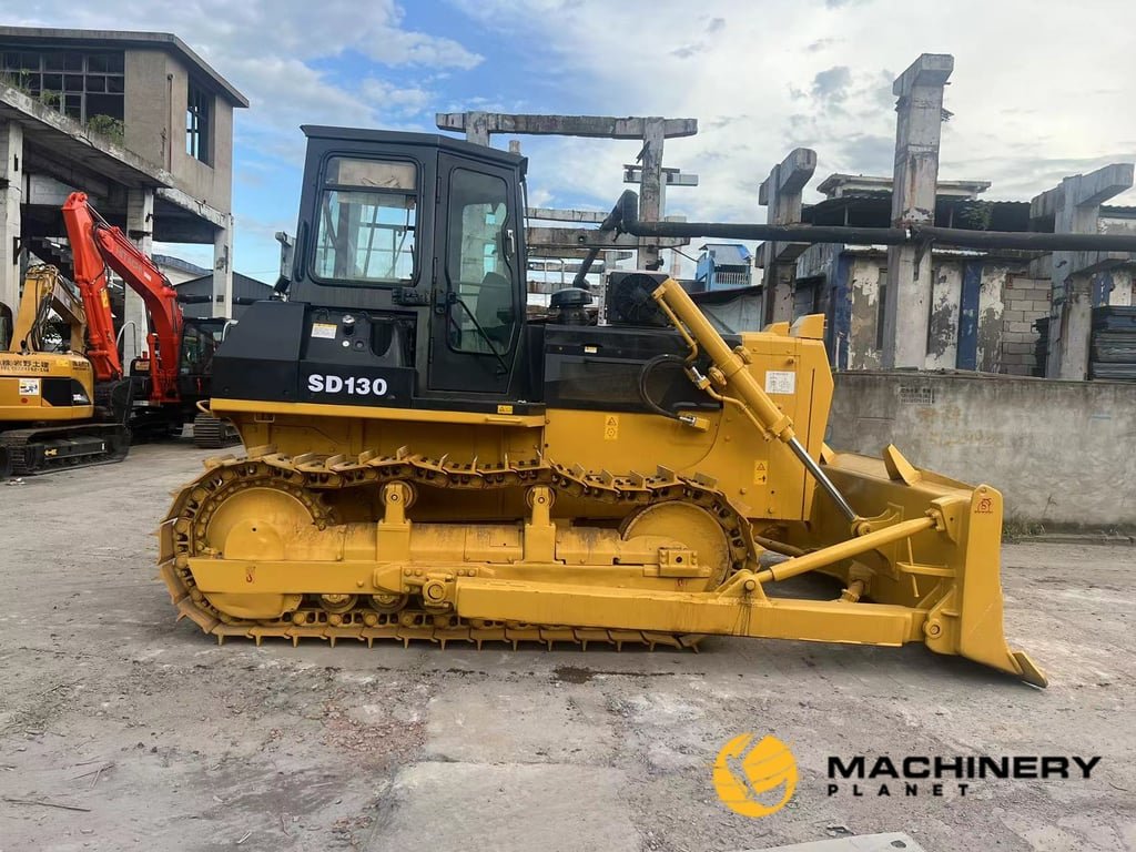 Shantui SD130 Used Bulldozers Made in China For Sale SD130 2019 1 Dozers image 2