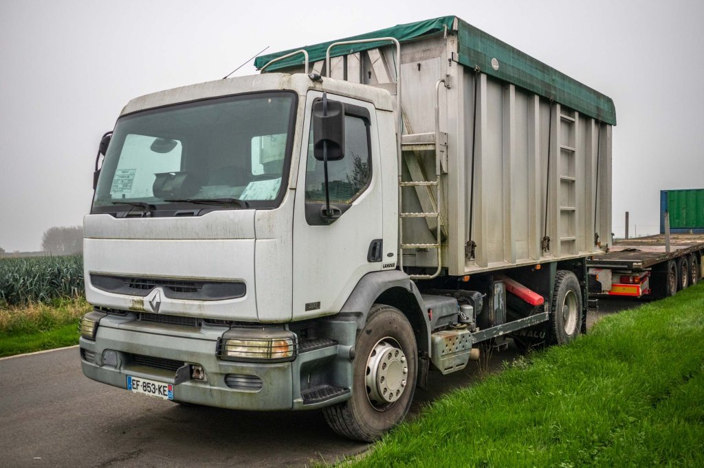 RENAULT PREMIUM 320 2004 E58250 Renault PREMIUM 320 2004 1