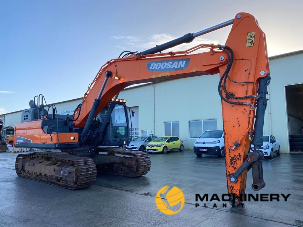 2016 DOOSAN CRAWLER EXCAVATOR DX300LC-5 DX300LC-5 2016 1 Crawler Excavators