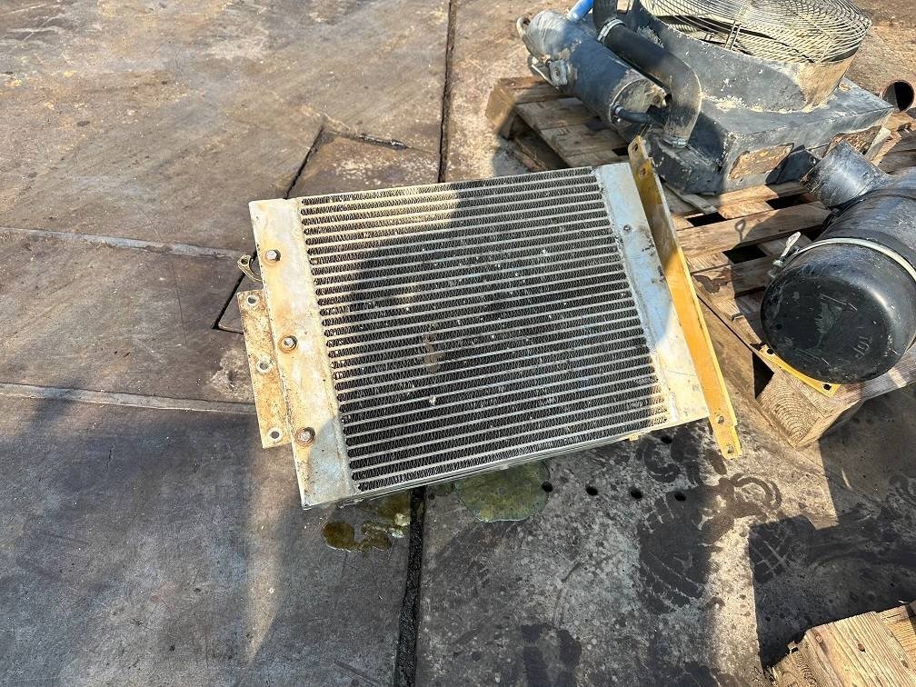 CAT 214 B FT radiator 5075 214 B FT radiator 1 Wheeled Excavators