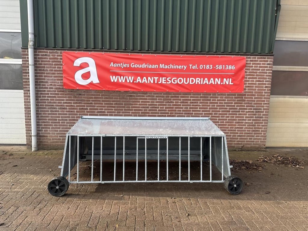 Lammeren voerplaats met overkapping 2022 11576 Lammeren voerplaats met overkapping 2022 1