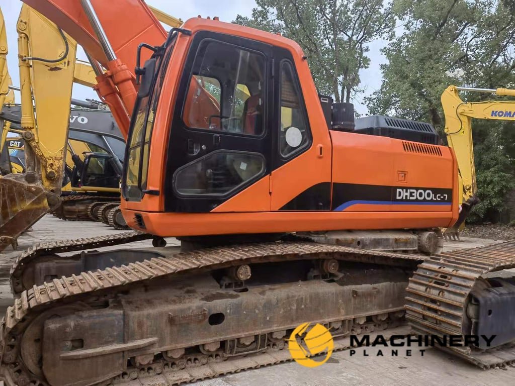 DOOSAN DH300LC-7 Used Crawler Excavator Hot Sale DH300LC-7 2019 1 Crawler Excavators image 3