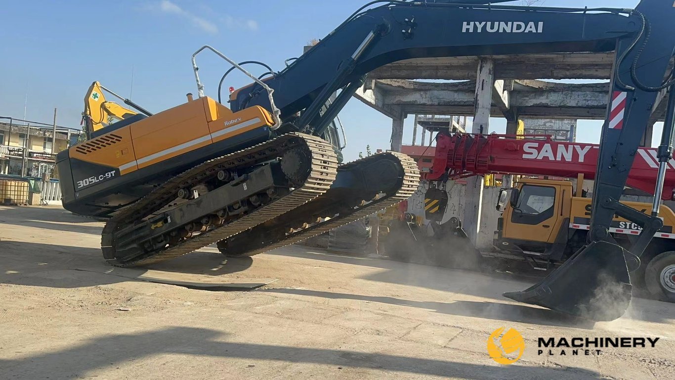 HYUNDAI R305-9T Used 30 TONS Crawler Excavator Original Good Condition GOOD PRICE R305-9T 2019 1 Crawler Excavators image 3