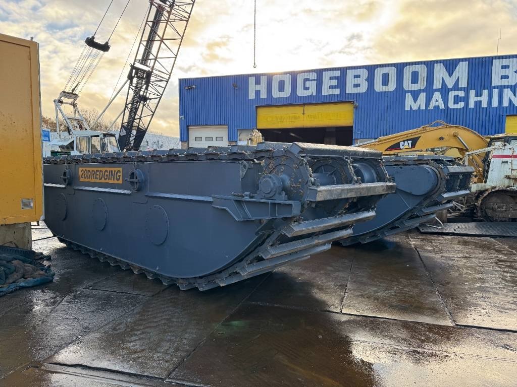 CAT swamp buggy amphibious undercarriage (unused) 2025 5213 swamp buggy amphibious undercarriage (unused) 2025 1 Crawler E...