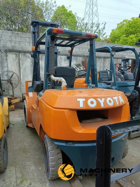 Toyota Forklift 5 Tons Good Quality For Sale 7FDA50 2019 1 Forklift image 3