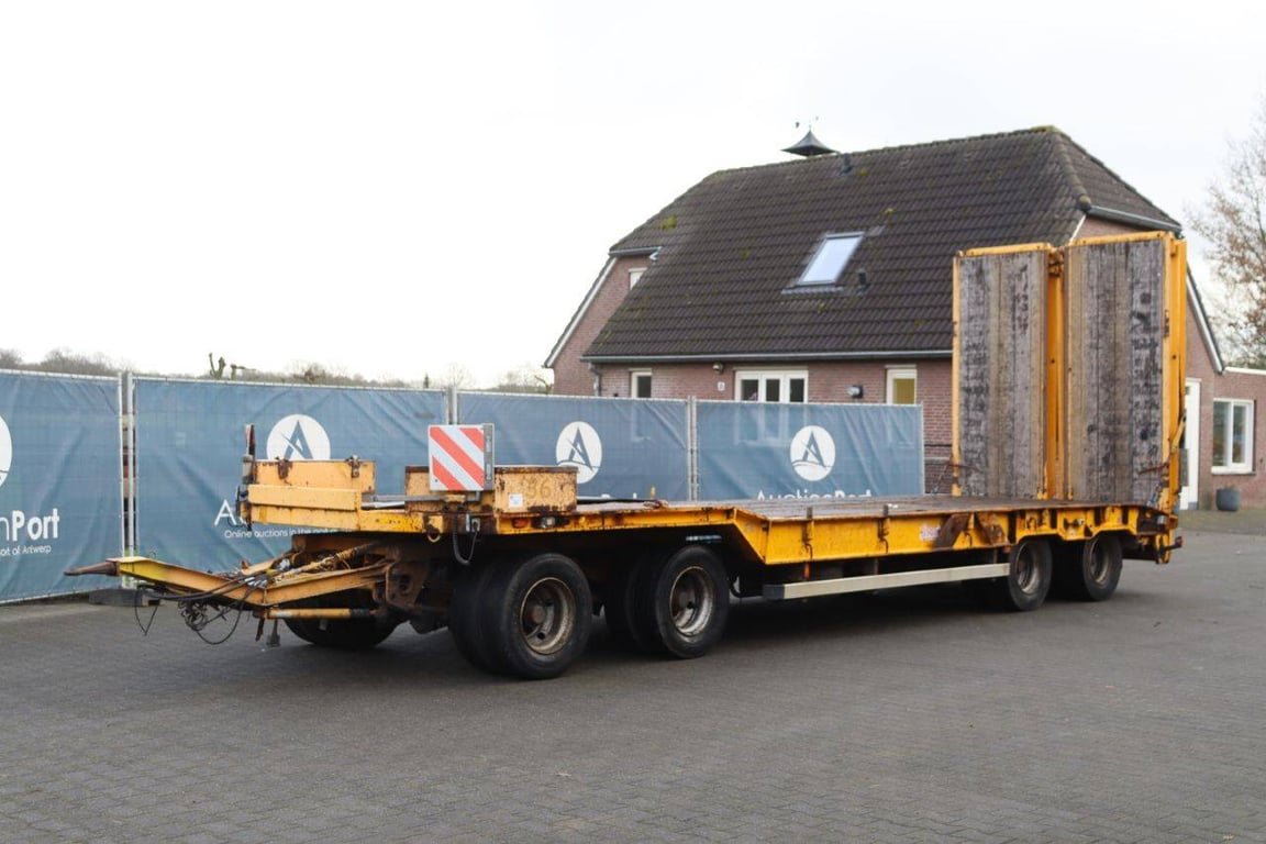 Low loader Nooteboom ASD 40-22 2003 2003 Nooteboom ASD 40-22 2003 1