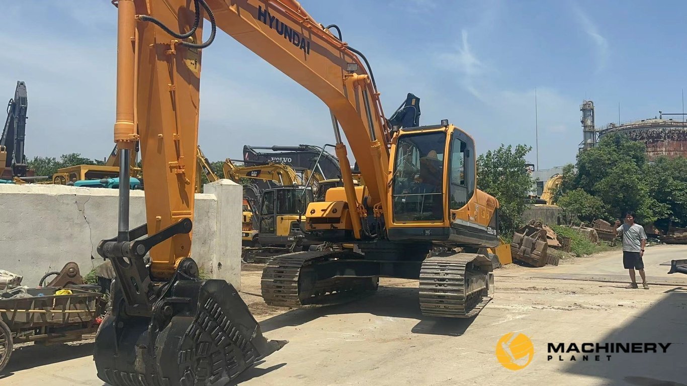 Used Hyundai 220LC-9S Crawler Excavator good condition Hyundai 220LC-9S 2019 1 Crawler Excavators image 3