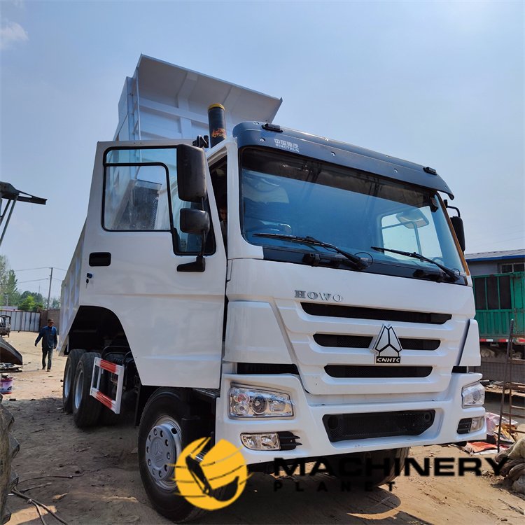 HOWO 371HP 6X4 Dump Truck Good Quality Hot Sale 371HP 6X4 2020 1 Dump Truck image 3