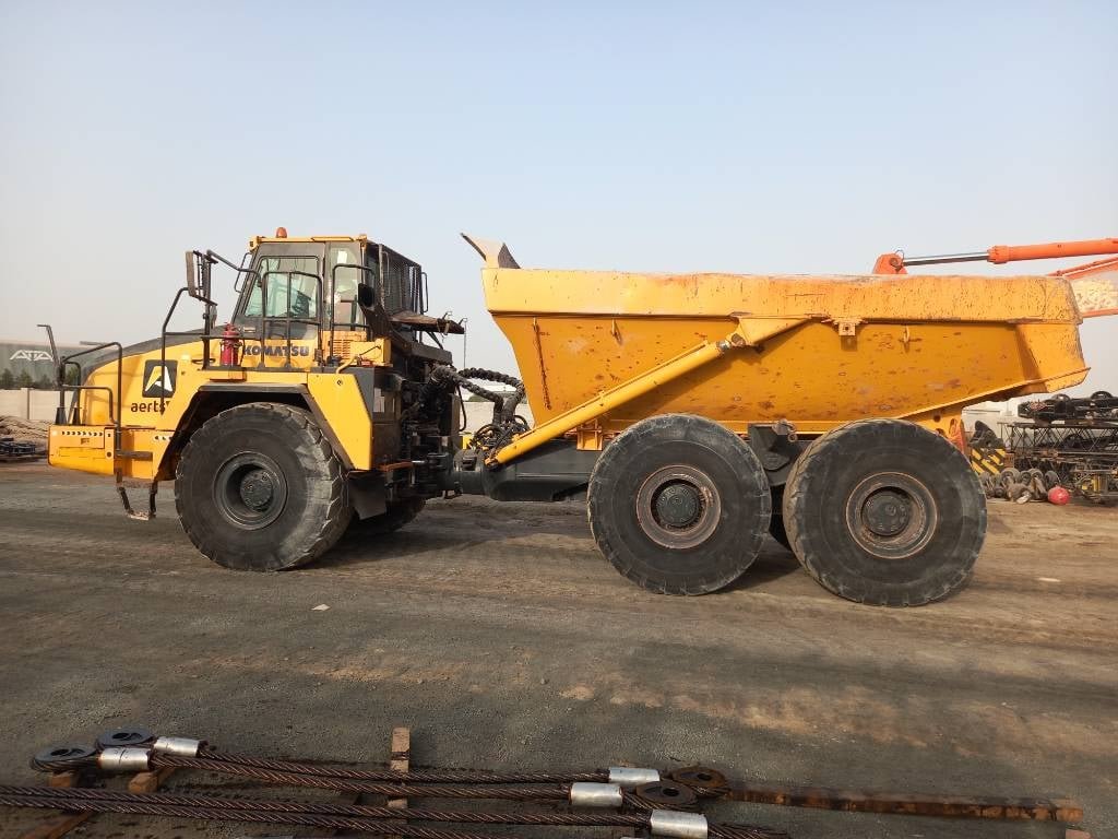 Komatsu HM400-3R (4 pcs available in Abu Dhabi) 2017 ETR-1208 HM400-3R (4 pcs available in Abu Dhabi) 2017 1