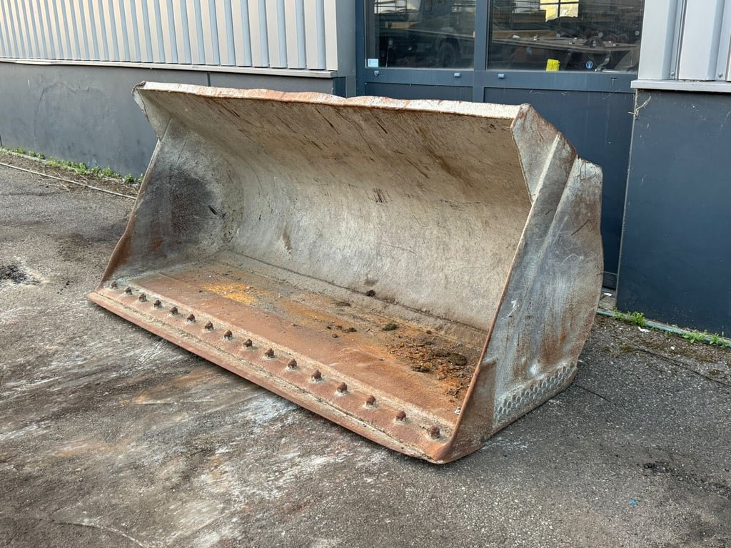 Unknown WG-2450 Volvo small 70001811 Onbekend WG-2450 Volvo small 1 Small Vans