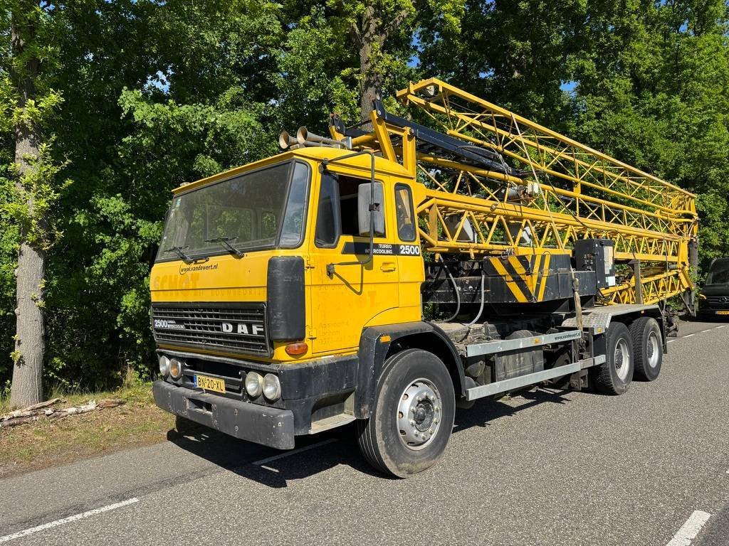 Construction crane DAF 2500 Diesel 1985/Movilift 200-1 Electric 1999 1985 DAF 2500 1985 1 Crane trucks