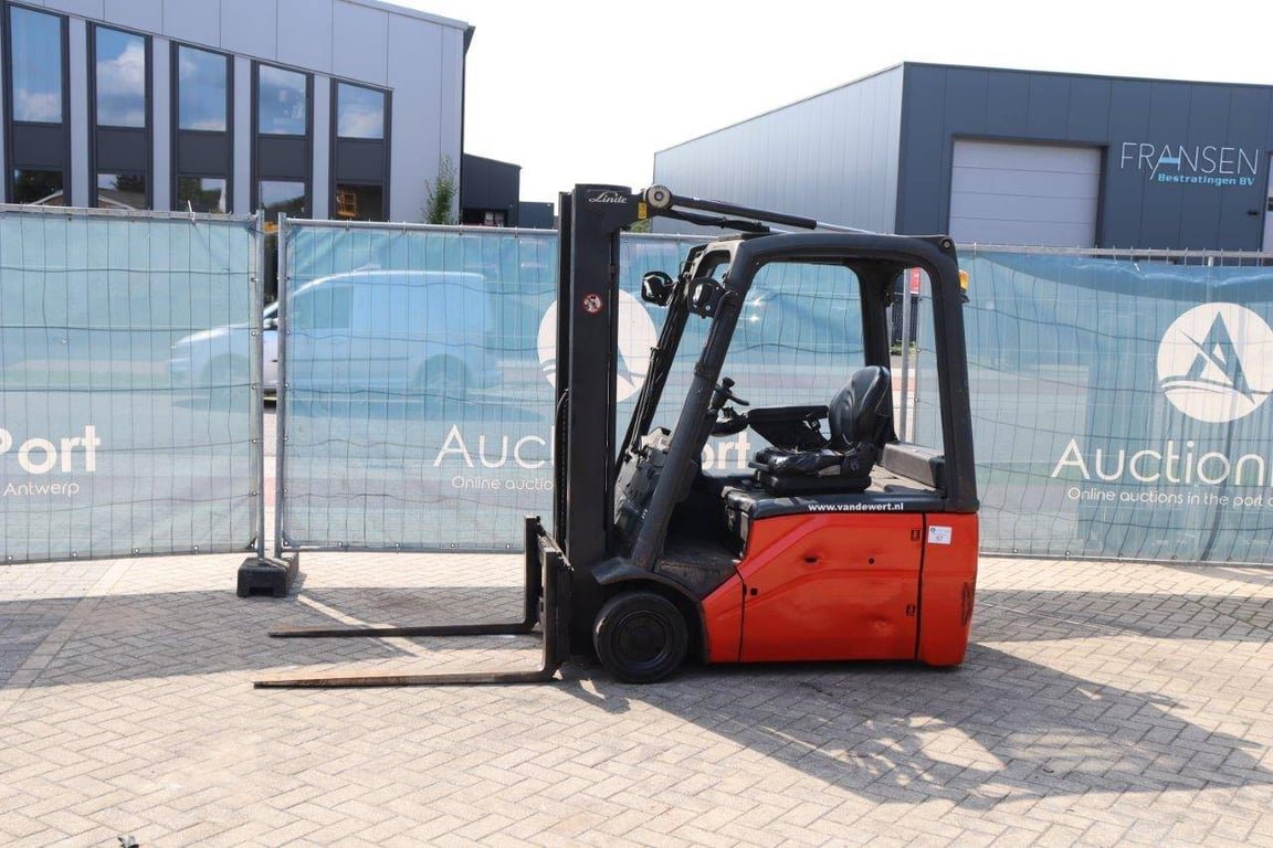 Forklift Linde E16-01 Electric 1600kg 4.5m 2014 2014 E16-01 2014 1 Forklift