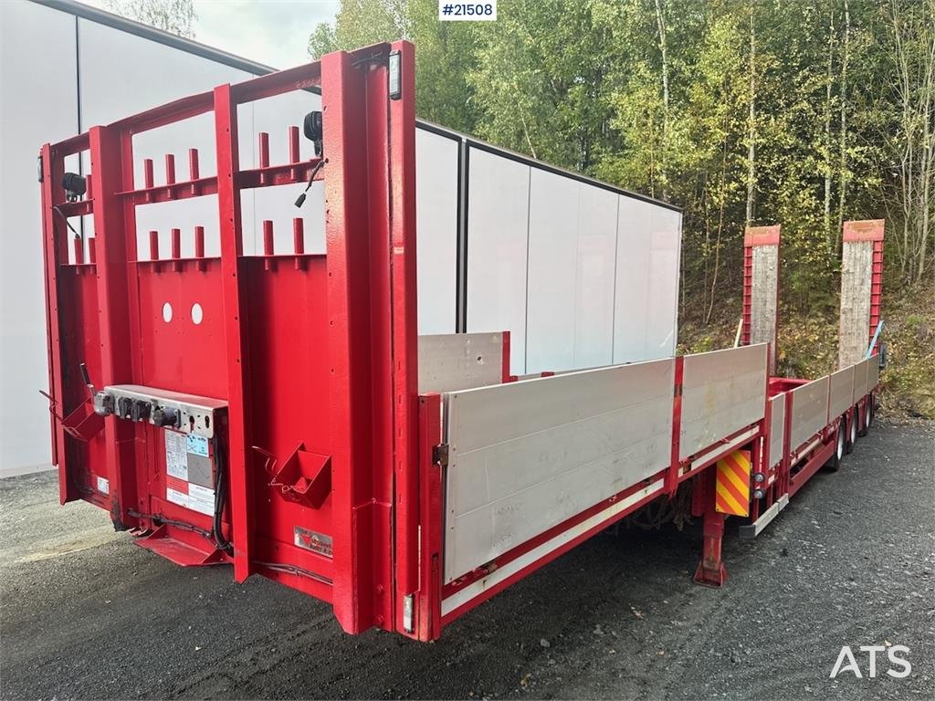Doll Machinery Semi w/ Widening and Hydraulic Bridges. 2018 21508 Doll Machinery Semi w/ Widening and Hydraulic Bridges. 2...
