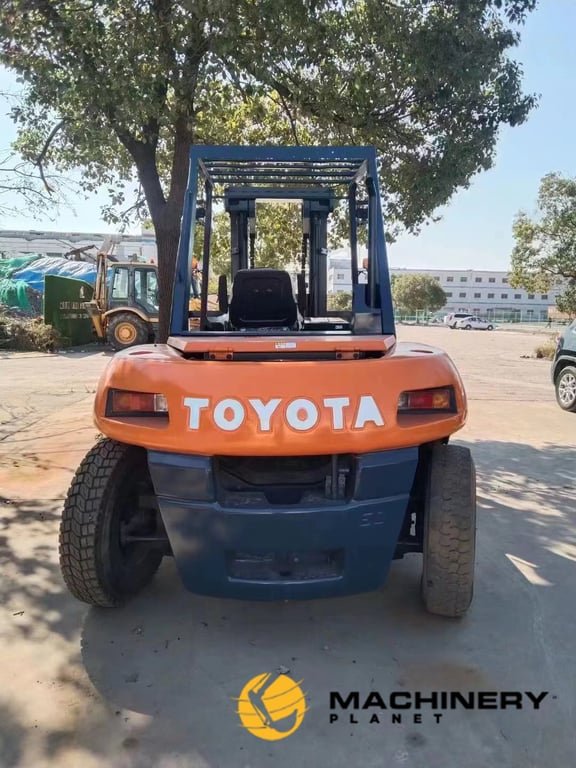 Toyota Forklift 6 Tons Good Quality For Sale 7FDA60 2019 1 Forklift image 2