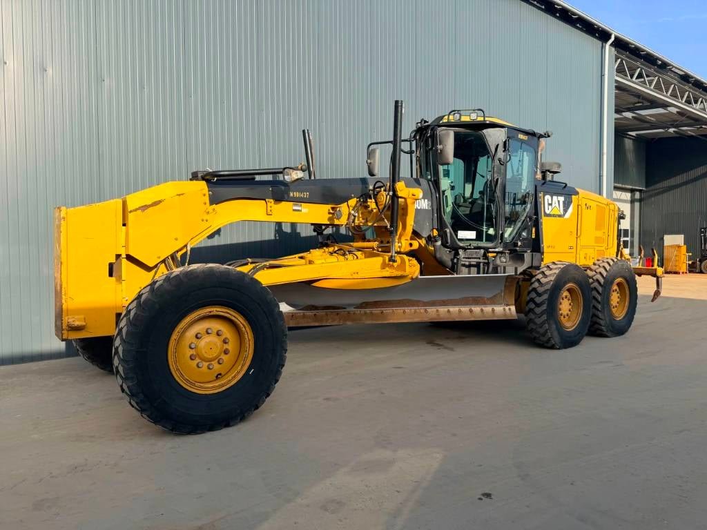 CAT 140M2 2013 209717 140M2 2013 1 Motor graders