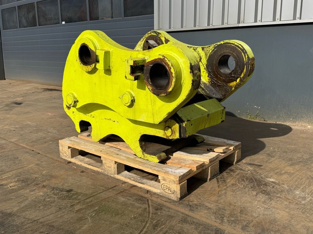Caterpillar 352F Miller Pin-On Quick Coupler 70001781 352F Miller Pin-On Quick Coupler 1