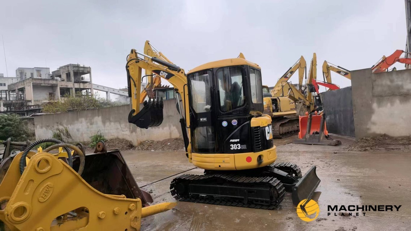 Mini used CAT 303CR Crawler excavator 303CR 2021 1 image 4