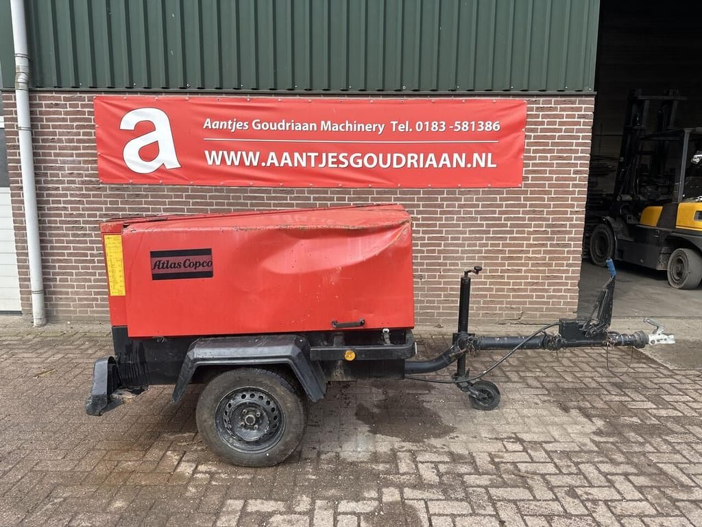 Atlas Copco Lucht compressor - Gebruikt 1981 12663 Lucht compressor - Gebruikt 1981 1 Compressors