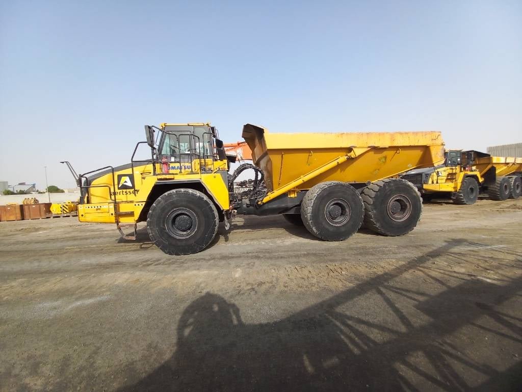 Komatsu HM400-3R (4 pcs available in Abu Dhabi) 2017 ETR-1211 HM400-3R (4 pcs available in Abu Dhabi) 2017 1