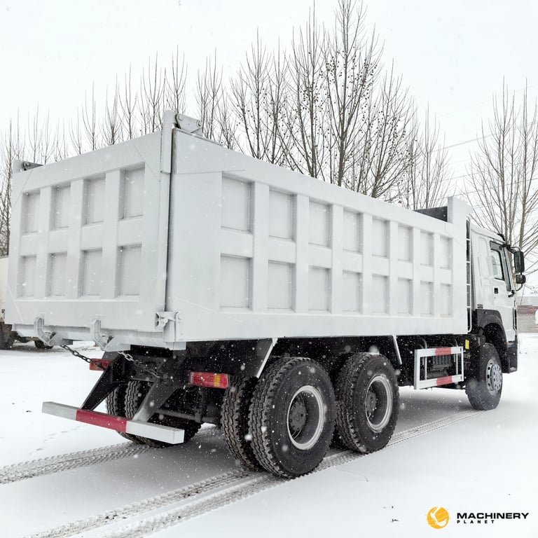 Chinese Brand HOWO Dump Truck 6X4 2022 YEAR GOOD CONDITION HOWO 6X4 371HP Dump Truck 2022 1 Dump Truck image 5