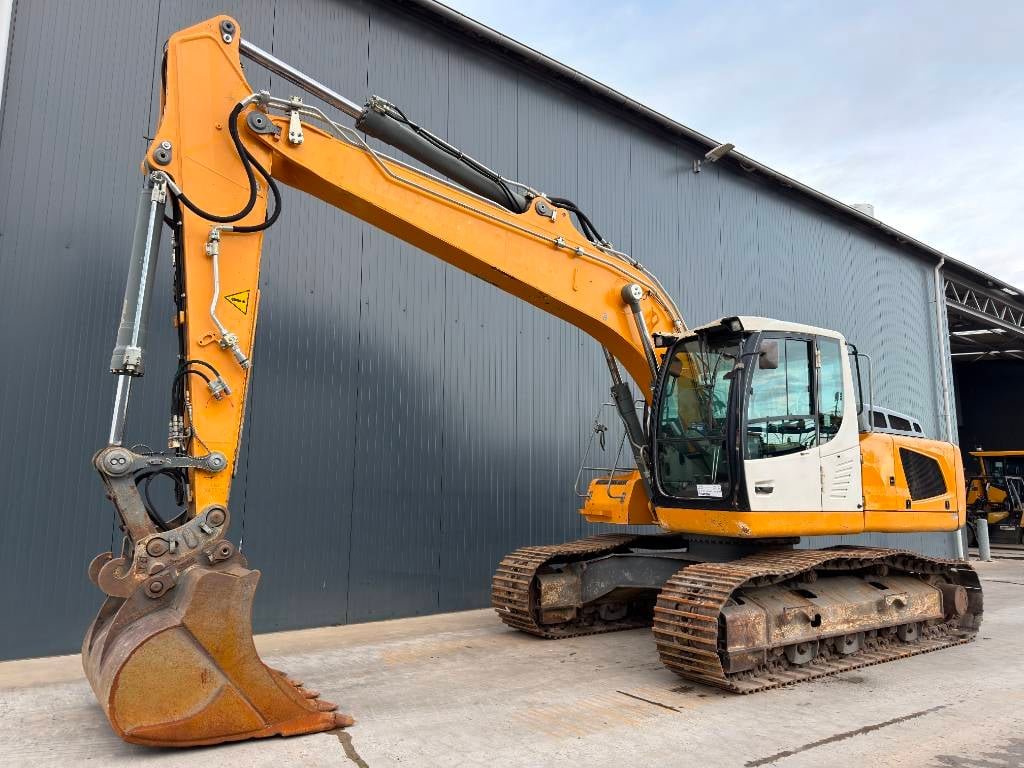 Liebherr R922 SLC 2014 209528 R922 SLC 2014 1 Crawler Excavators