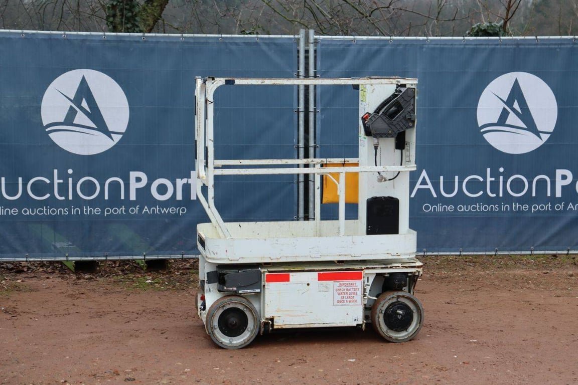 Mast lift 1230ES Electric 5.66m 2015 2015 1230ES 2015 1