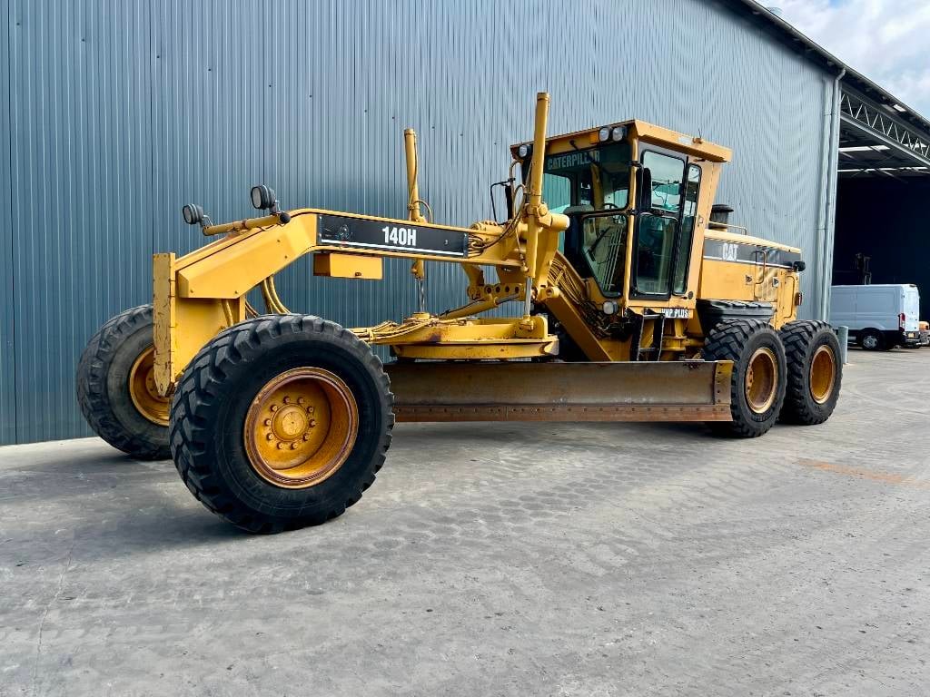 CAT 140H 2003 207577 140H 2003 1 Motor graders
