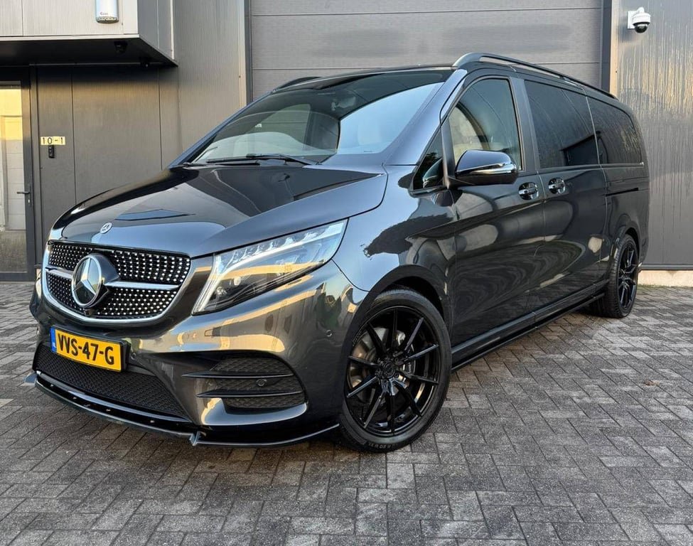 Mercedes-Benz V300 d Automatic business class AMG pack Diesel 2023 2023 V-Klasse (W447) _ V300 d Automatic AMG-pack 2023 1