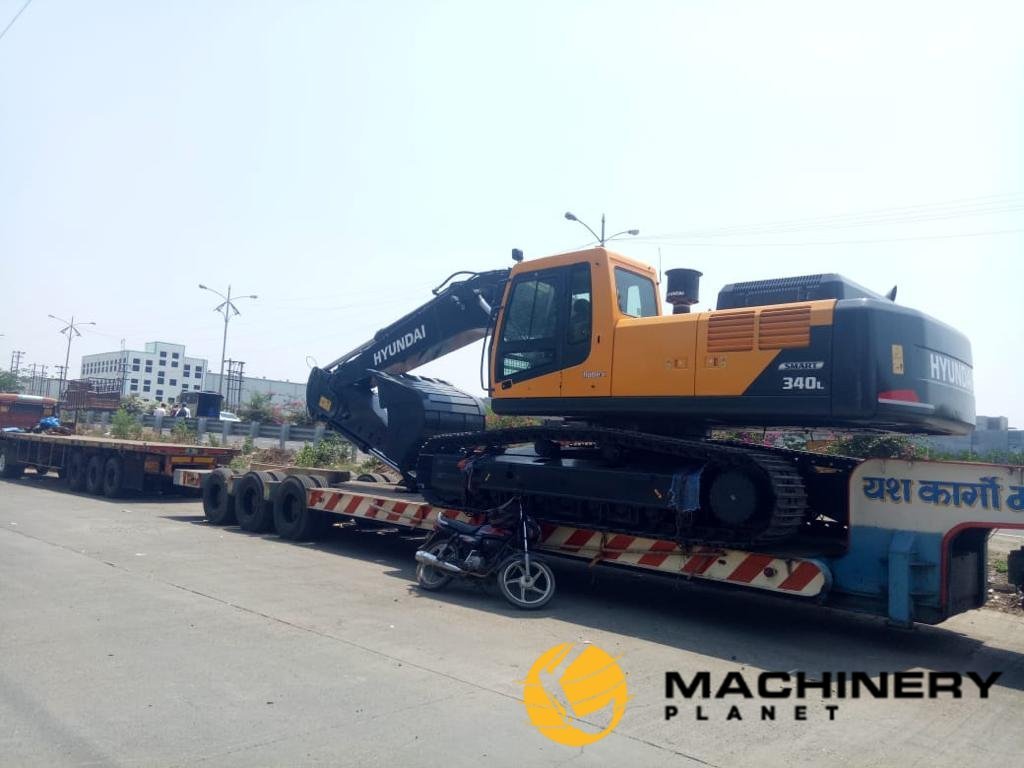 Hyundai R340L Crawler Excavator - 2024 - New/Unused R340L 2024 2 Crawler Excavators image 2