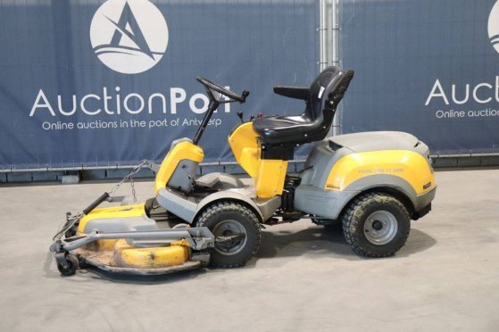 Stiga Park Pro 25 AWD Petrol Ride-on Mower 2011 Stiga Park Pro 25 AWD 2011 2