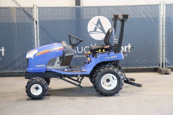 Compact Tractor Iseki TXG 237 Hydrostatic 2014 Iseki TXG 237 2014 2