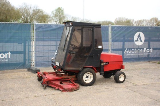 Toro 220D Diesel Ride-on Mower Toro 220D 2