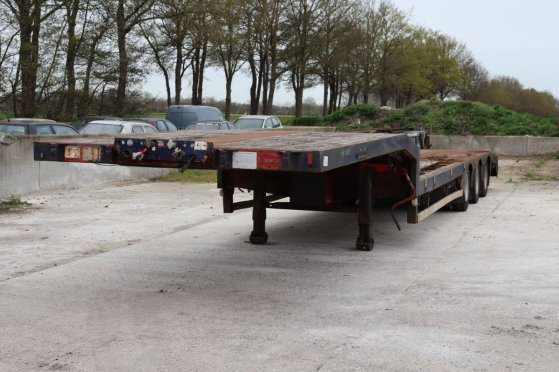 Semi-Low Loader Nooteboom OSD-48-03 2005 Nooteboom OSD-48-03 2005 2 Lowloader semi-trailers