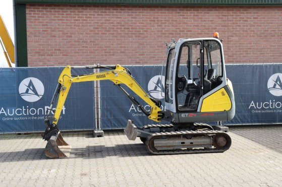 Mini excavator Wacker Neuson ET24 Diesel 2017 Neuson ET24 2017 2